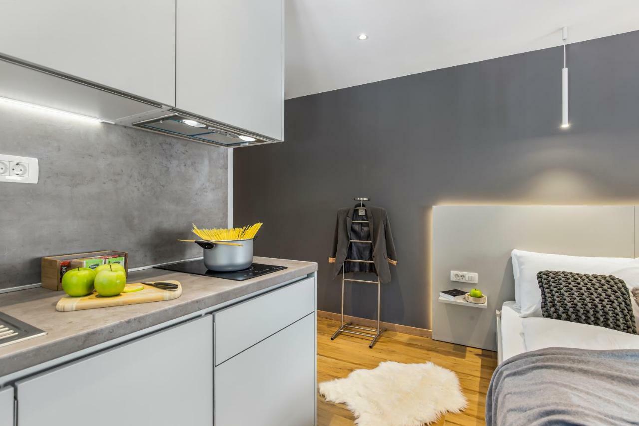 Incenter Apartments Rijeka Exteriör bild