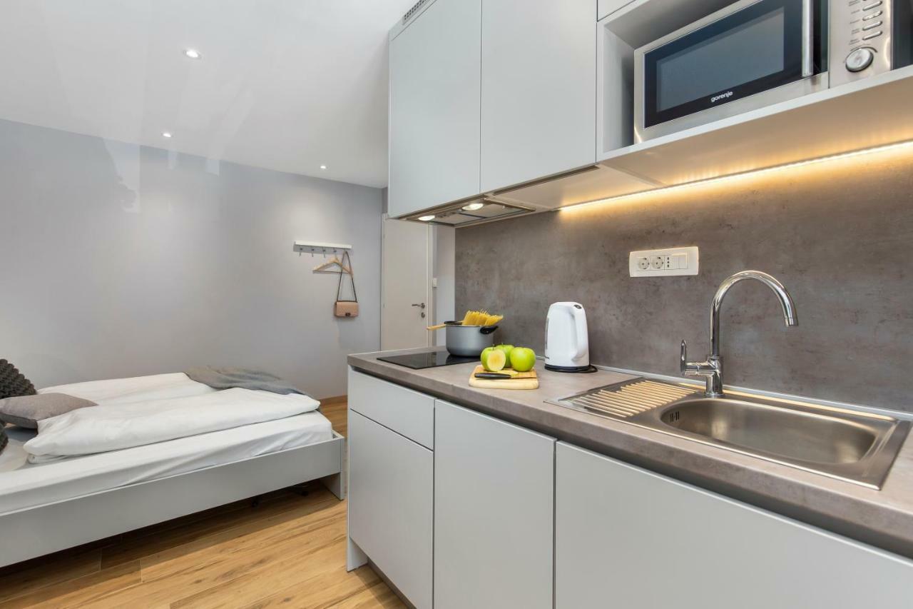 Incenter Apartments Rijeka Exteriör bild