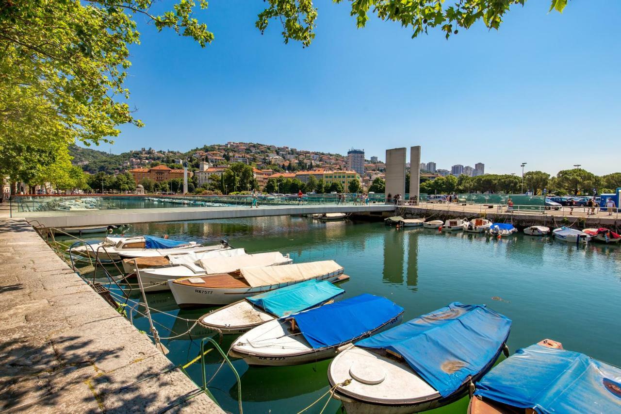 Incenter Apartments Rijeka Exteriör bild